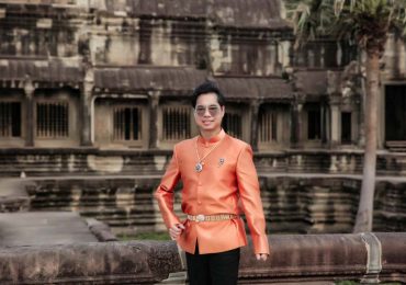 Ngọc Sơn xúc động trong chuyến hành hương tại Angkor