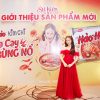 Đại sứ thương hiệu Hòa Minzy tại sự kiện ra mắt sản phẩm mới Hảo Hảo