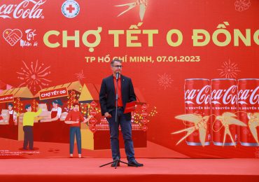 COCA-COLA Việt Nam xác lập Kỷ lục “Bàn ăn Tết Việt có số gia đình tham gia đông nhất thế giới”