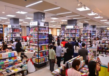 Nhà sách FAHASA Nguyễn Huệ được nâng cấp thành nhà sách thông minh