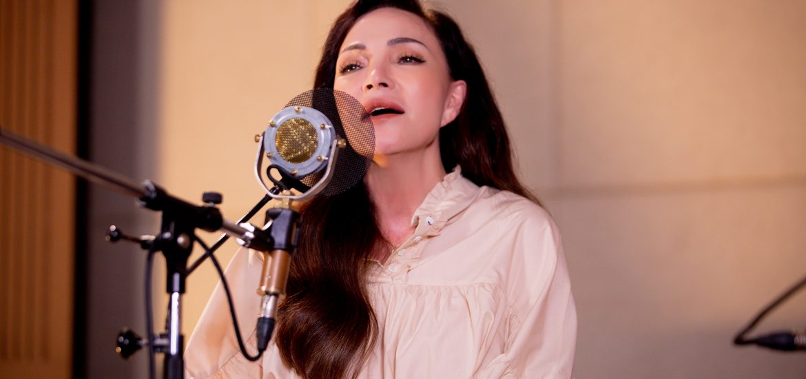 Thanh Hà gây thương nhớ khi khi hát “Trở về bến mơ” cùng nhạc sĩ Đức Trí