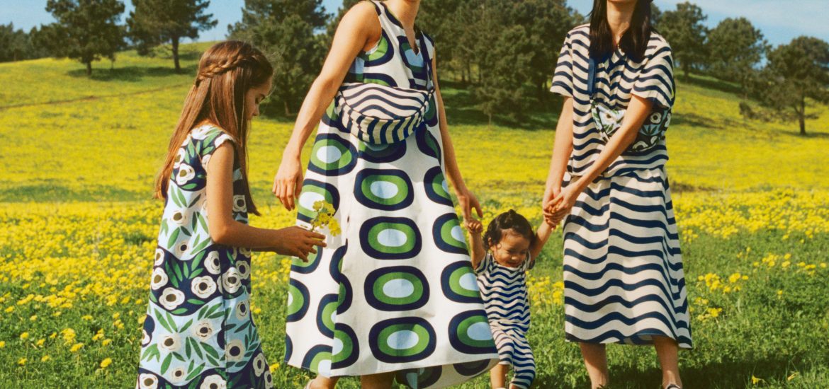 UNIQLO và Marimekko trở lại với BST phiên bản giới hạn cùng chủ đề Chuyến Dã Ngoại Rực Rỡ Sắc Hè