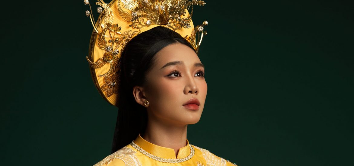 NSND Bạch Tuyết khẳng định Tú Tri là “cô đào cải lương sáng giá”
