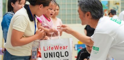 UNIQLO cùng Quỹ Hy Vọng trao tặng thiết bị y tế cho Bệnh Viện Trung Ương Huế