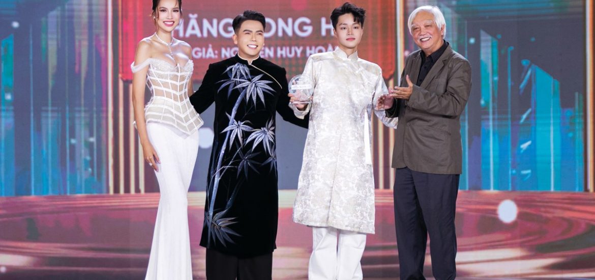 NTK Minh Châu giành cú đúp chiến thắng tại phần thi thiết kế trang phục dân tộc ở Miss Grand Vietnam 2025