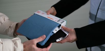 UNIQLO Tiếp Tục Trao Tặng Hơn Một Triệu Trang Phục HEATTECH Cho Trẻ Em, Nạn Nhân Thiên Tai và Người Tị Nạn Trên Toàn Cầu