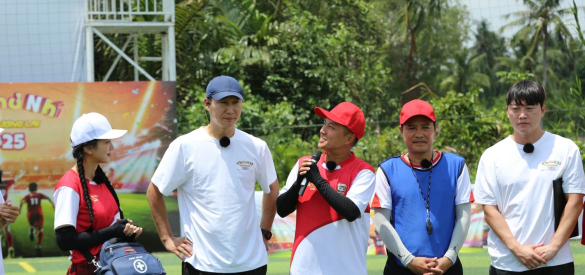 HLV Kim Sang Sik dành tâm huyết cho Cầu thủ nhí 2025, kỳ vọng sẽ có những Quang Hải, Duy Mạnh trong tương lai