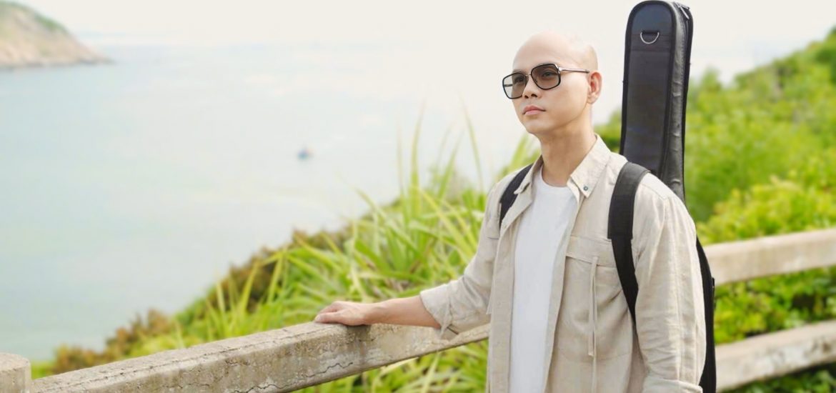 Phan Đinh Tùng cùng bà xã tái hiện miền ký ức ngọt ngào trong MV mới