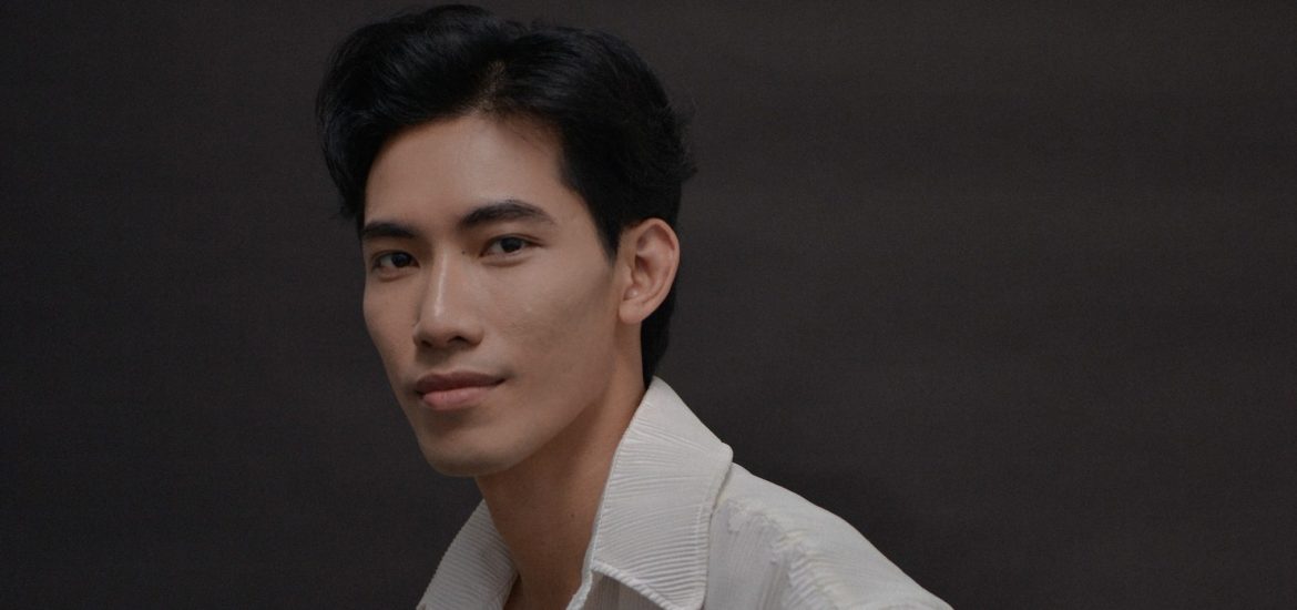Môi Điên mở màn Aquafina Vietnam International Fashion Week 2026 bằng dòng chảy thuần khiết mang tên “Nguồn”